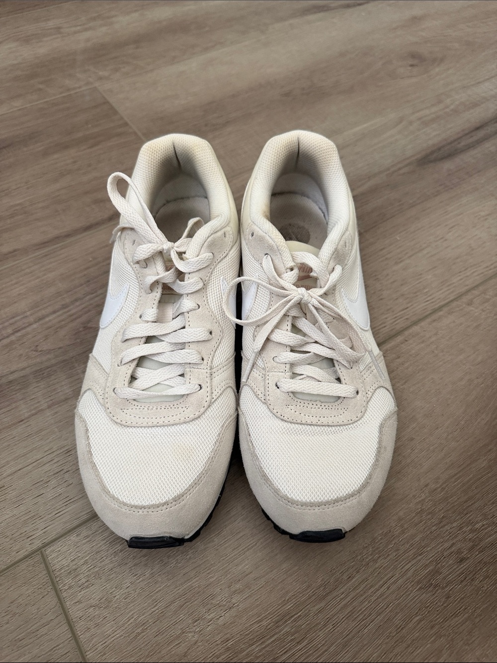 Women’s Casual Mesh-Lined Sneakers in Off-White Pink Accent Nike